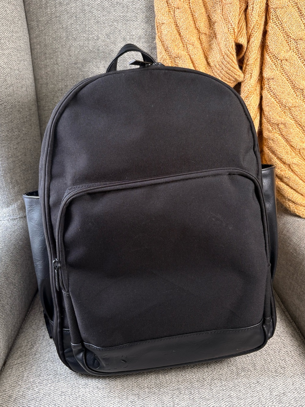 Béis The Travel Backpack Black -UNISEX